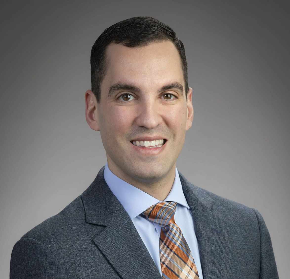 Dr. Roberto A. Brandão is a Board Certified, Fellowship Trained Foot & Ankle Surgeon.